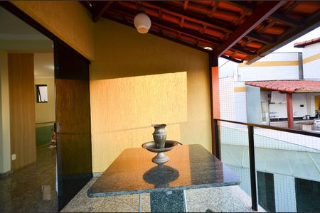 Casa à venda com 550m², 3 quartos e 3 vagasVaranda