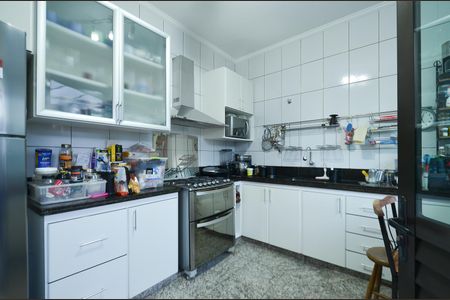 Casa à venda com 550m², 3 quartos e 3 vagasCozinha