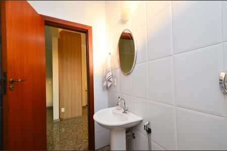Casa à venda com 550m², 3 quartos e 3 vagasLavabo