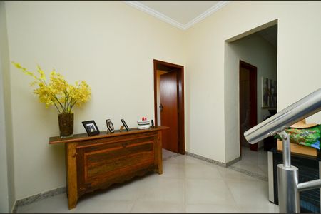 Casa à venda com 550m², 3 quartos e 3 vagasSala