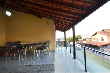 Casa à venda com 550m², 3 quartos e 3 vagasVaranda