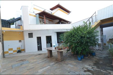 Casa à venda com 550m², 3 quartos e 3 vagasÁrea Externa