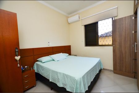 Casa à venda com 550m², 3 quartos e 3 vagasQuarto