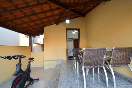 Casa à venda com 550m², 3 quartos e 3 vagasVaranda