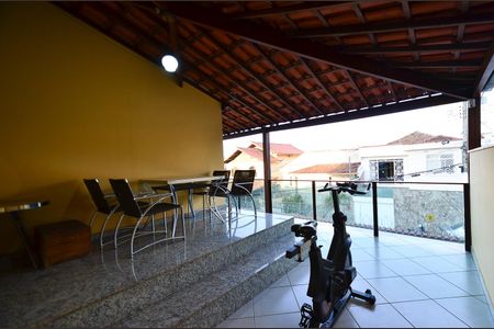 Casa à venda com 550m², 3 quartos e 3 vagasVaranda