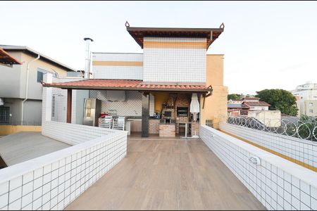 Casa à venda com 550m², 3 quartos e 3 vagasChurrasqueira