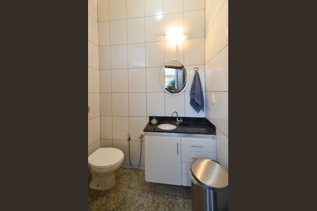 Casa à venda com 550m², 3 quartos e 3 vagasBanheiro de Serviço