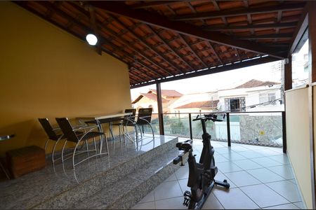 Casa à venda com 550m², 3 quartos e 3 vagasVaranda