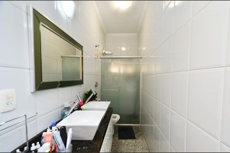 Casa à venda com 550m², 3 quartos e 3 vagasBanheiro da Suíte 2