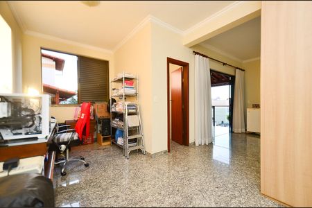 Casa à venda com 550m², 3 quartos e 3 vagasSala