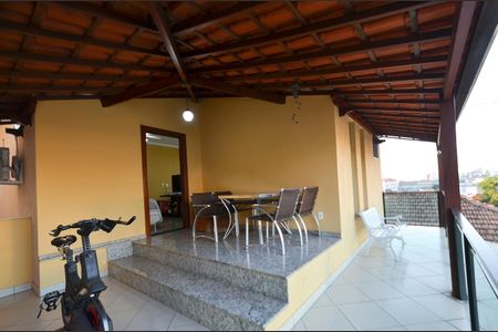 Casa à venda com 550m², 3 quartos e 3 vagasVaranda