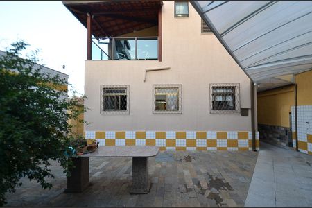 Casa à venda com 550m², 3 quartos e 3 vagasÁrea Externa