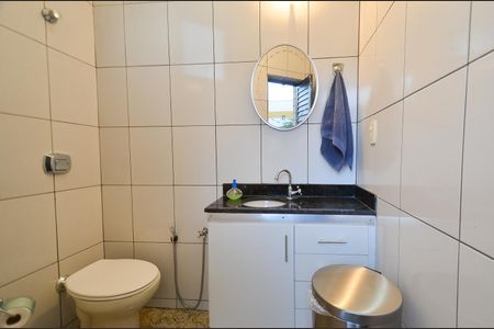 Casa à venda com 550m², 3 quartos e 3 vagasBanheiro de Serviço