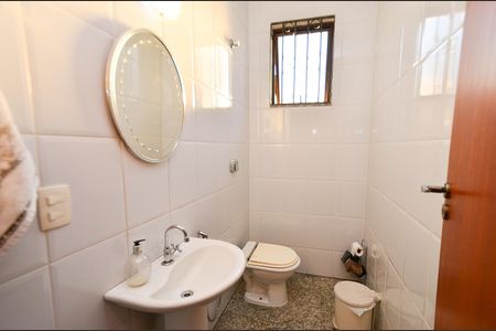 Casa à venda com 550m², 3 quartos e 3 vagasLavabo