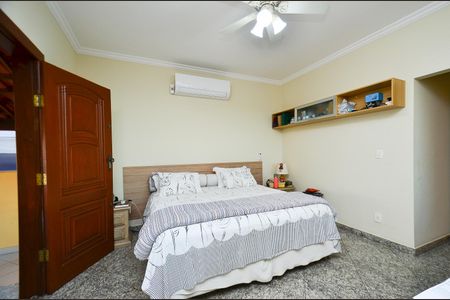 Casa à venda com 550m², 3 quartos e 3 vagasSuíte 1