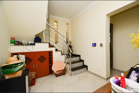 Casa à venda com 550m², 3 quartos e 3 vagasSala