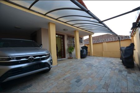 Casa à venda com 550m², 3 quartos e 3 vagasGaragem