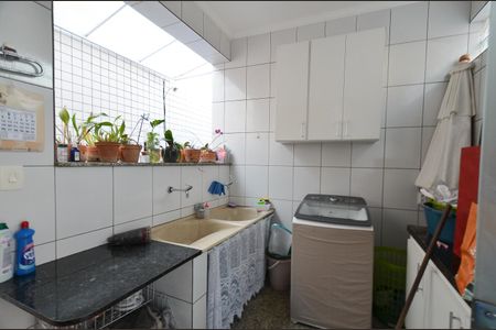 Casa à venda com 550m², 3 quartos e 3 vagasÁrea de Serviço