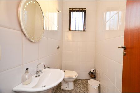 Casa à venda com 550m², 3 quartos e 3 vagasLavabo