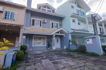 Casa à venda com 140m², 3 quartos e 2 vagasFachada