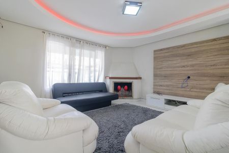 Casa à venda com 140m², 3 quartos e 2 vagasSala