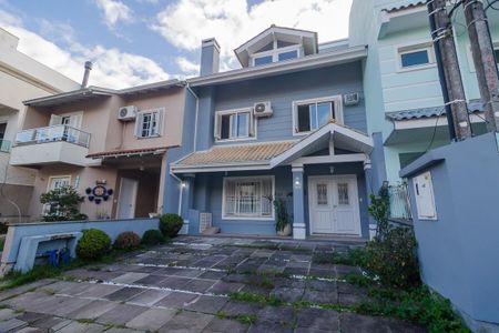 Casa à venda com 140m², 3 quartos e 2 vagasFachada