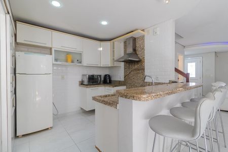 Casa à venda com 140m², 3 quartos e 2 vagasCozinha