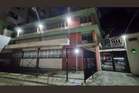 Apartamento à venda com 60m², 2 quartos e 1 vaga Apartamento à venda com 60m², 2 quartos e 1 vagaFachada
