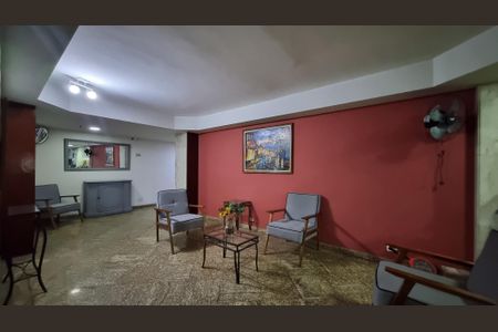 Apartamento à venda com 60m², 2 quartos e 1 vaga Apartamento à venda com 60m², 2 quartos e 1 vagaHall