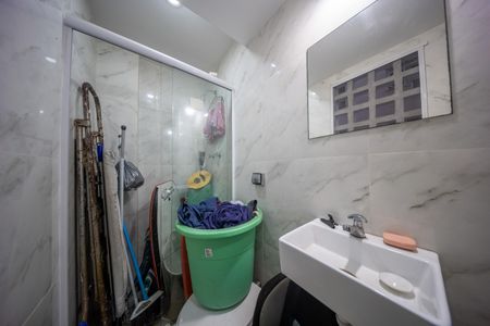 Apartamento à venda com 60m², 2 quartos e 1 vaga Apartamento à venda com 60m², 2 quartos e 1 vagaBanheiro de Serviço