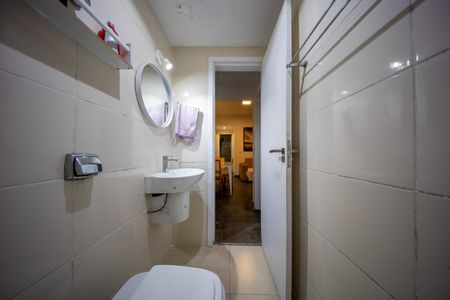 Apartamento à venda com 60m², 2 quartos e 1 vaga Apartamento à venda com 60m², 2 quartos e 1 vagaBanheiro