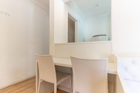 Apartamento à venda com 50m², 2 quartos e 1 vaga Apartamento à venda com 50m², 2 quartos e 1 vagaSala - Mesa