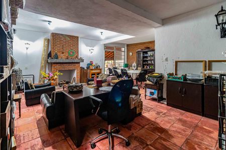 Casa à venda com 1200m², 4 quartos e 5 vagas Casa à venda com 1200m², 4 quartos e 5 vagasEspaço Gourmet