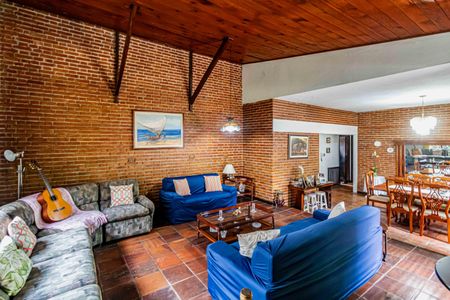 Casa à venda com 1200m², 4 quartos e 5 vagas Casa à venda com 1200m², 4 quartos e 5 vagasSala