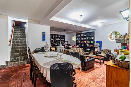 Casa à venda com 1200m², 4 quartos e 5 vagas Casa à venda com 1200m², 4 quartos e 5 vagasEspaço Gourmet