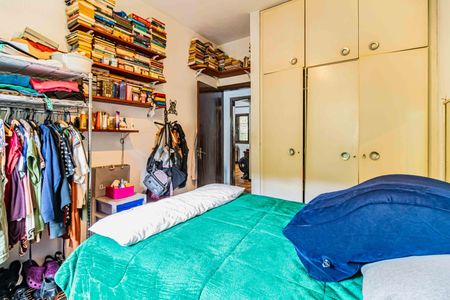 Casa à venda com 1200m², 4 quartos e 5 vagas Casa à venda com 1200m², 4 quartos e 5 vagasQuarto 01