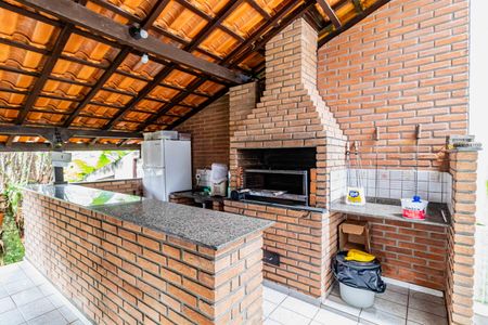 Casa à venda com 1200m², 4 quartos e 5 vagas Casa à venda com 1200m², 4 quartos e 5 vagasChurrasqueira