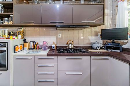 Casa à venda com 1200m², 4 quartos e 5 vagas Casa à venda com 1200m², 4 quartos e 5 vagasCozinha