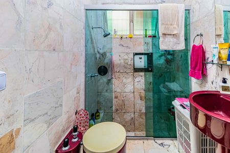 Casa à venda com 1200m², 4 quartos e 5 vagas Casa à venda com 1200m², 4 quartos e 5 vagasSuíte - Banheiro