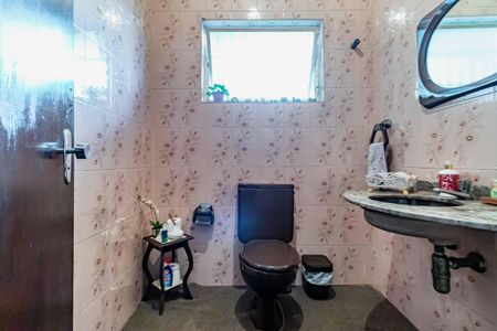 Casa à venda com 1200m², 4 quartos e 5 vagas Casa à venda com 1200m², 4 quartos e 5 vagasLavabo