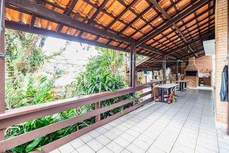 Casa à venda com 1200m², 4 quartos e 5 vagas Casa à venda com 1200m², 4 quartos e 5 vagasChurrasqueira