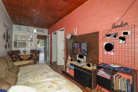 Casa à venda com 65m², 4 quartos e 2 vagasSala