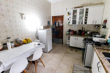 Casa à venda com 179m², 3 quartos e 2 vagasCozinha - Armários