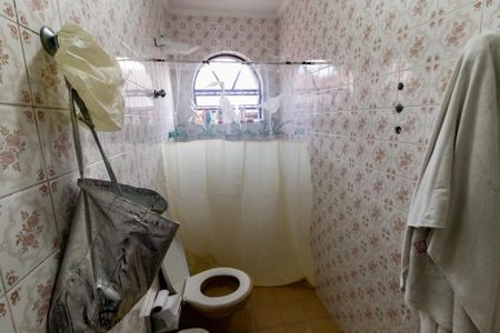 Casa à venda com 179m², 3 quartos e 2 vagasBanheiro Corredor