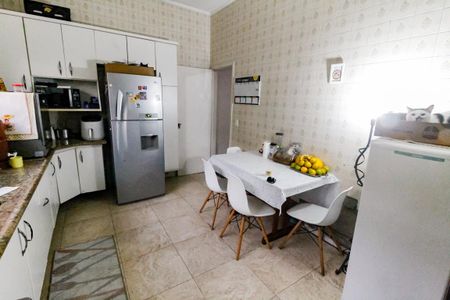 Casa à venda com 179m², 3 quartos e 2 vagasCozinha - Armários