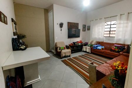 Casa à venda com 179m², 3 quartos e 2 vagasSala