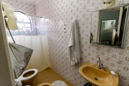 Casa à venda com 179m², 3 quartos e 2 vagasBanheiro Corredor