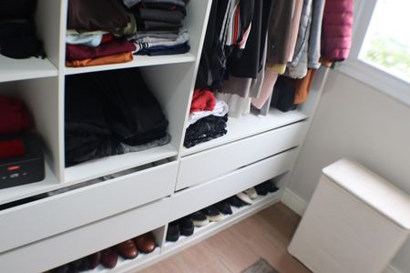 Apartamento à venda com 77m², 3 quartos e 2 vagas Apartamento à venda com 77m², 3 quartos e 2 vagasCloset