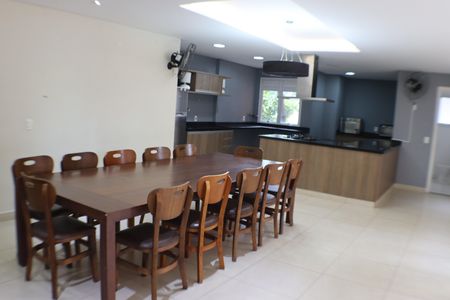 Apartamento à venda com 77m², 3 quartos e 2 vagas Apartamento à venda com 77m², 3 quartos e 2 vagasÁrea comum - Salão de festas