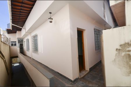 Casa para alugar com 280m², 5 quartos e 1 vagaEntrada